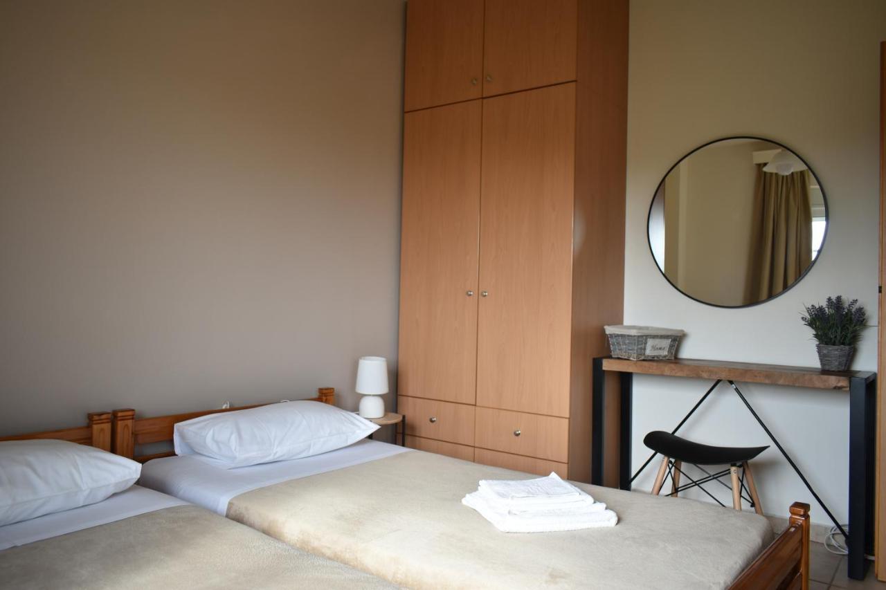 Mini Art Apartments Gerani  エクステリア 写真