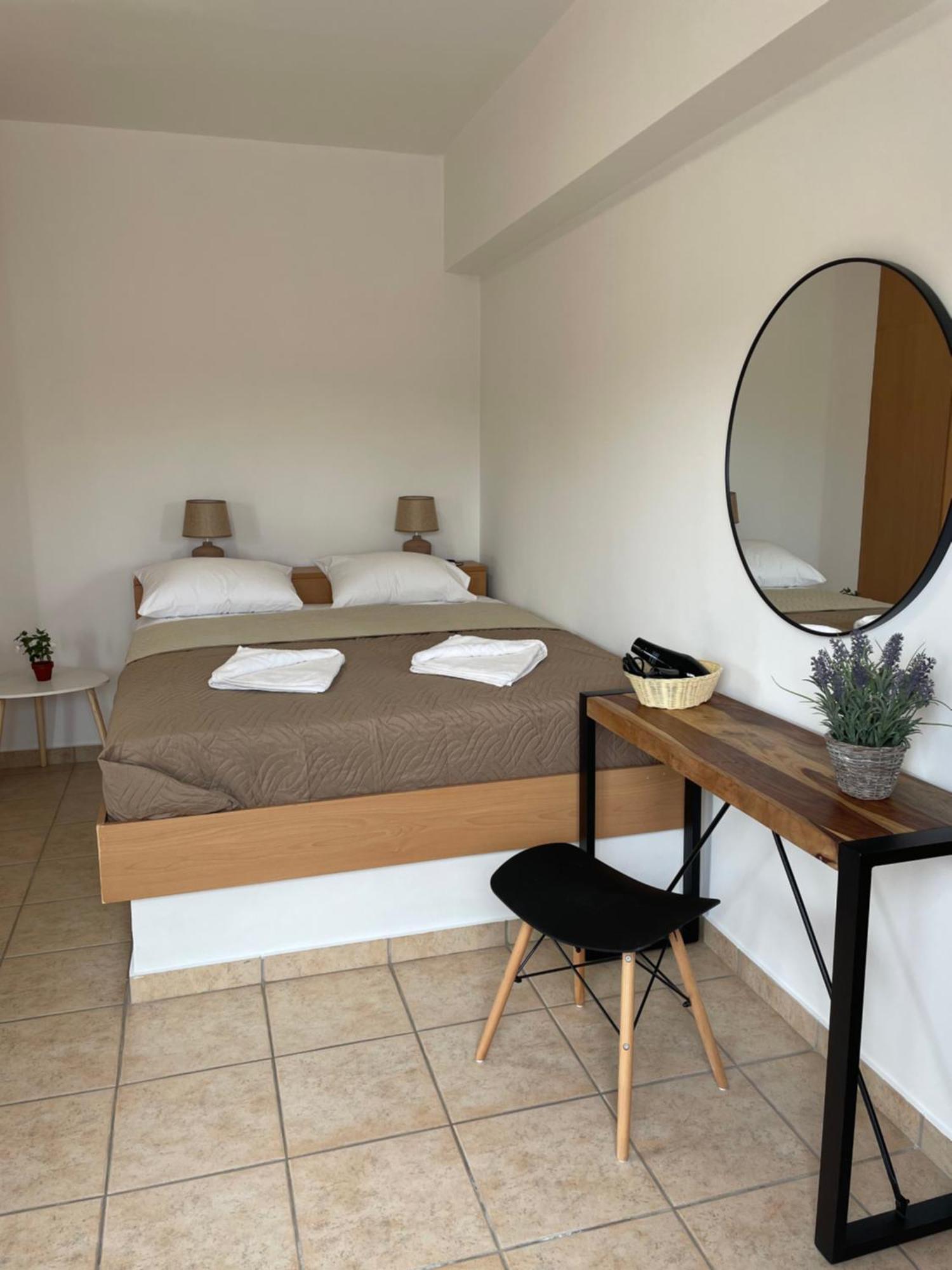 Mini Art Apartments Gerani  エクステリア 写真