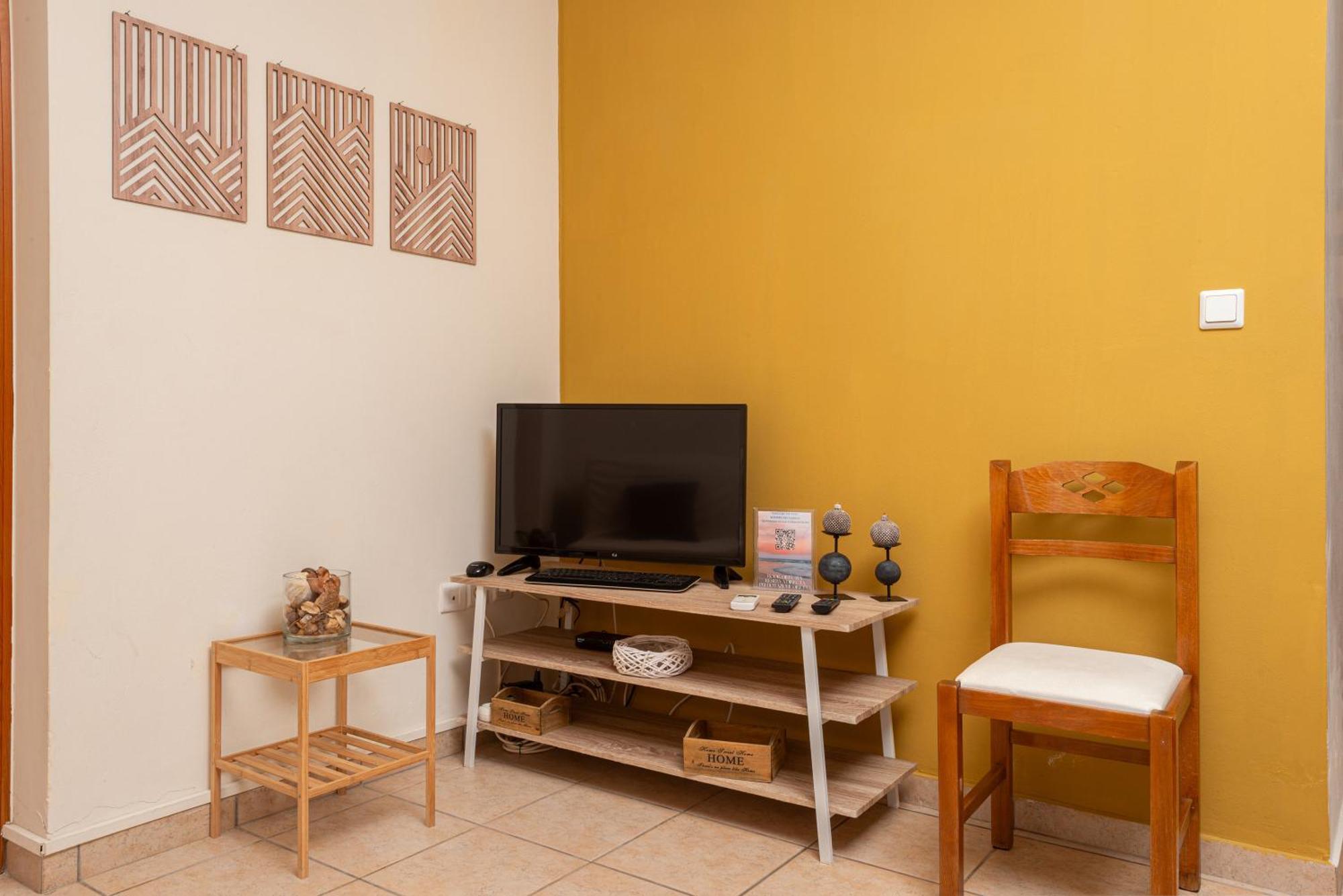 Mini Art Apartments Gerani  エクステリア 写真
