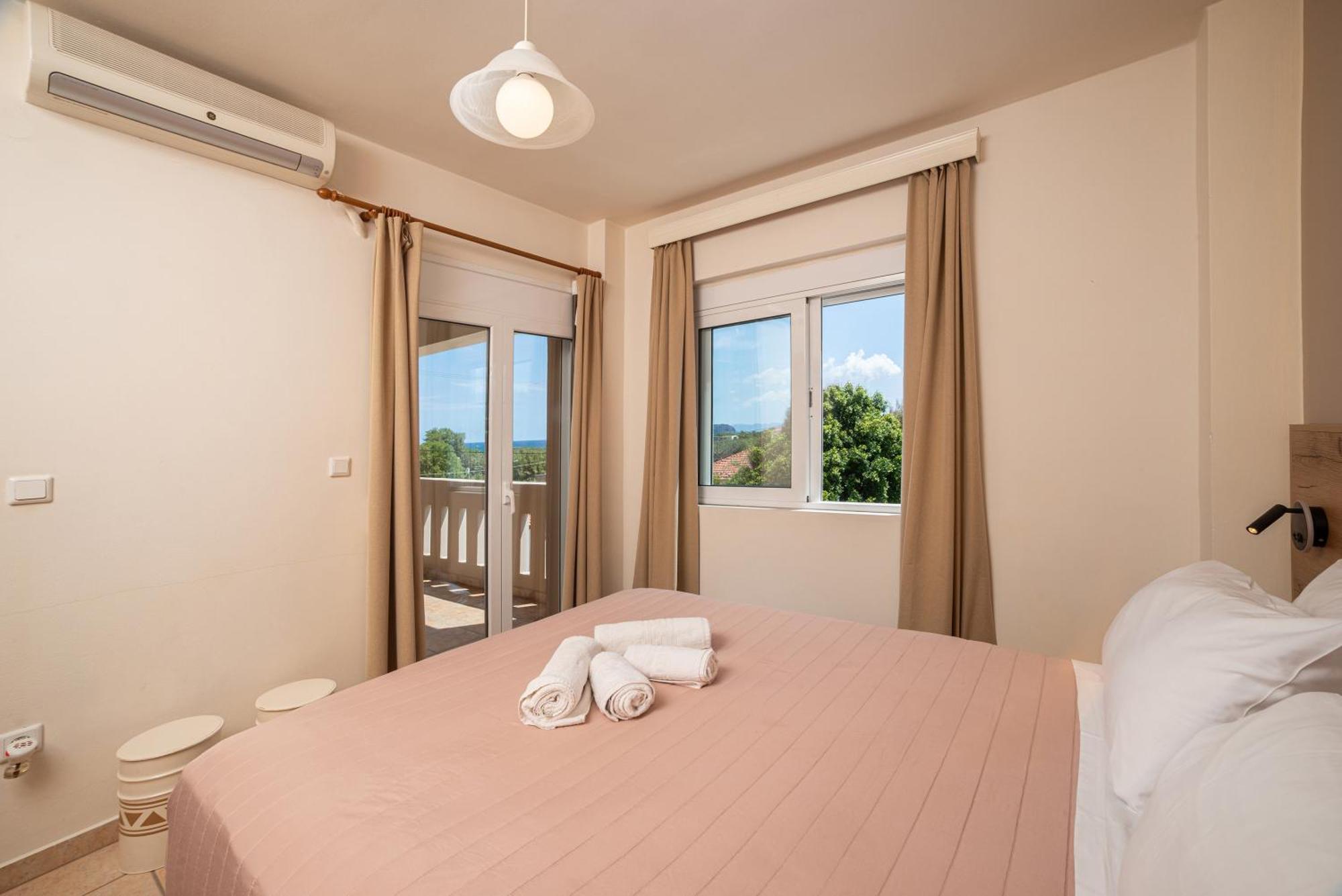 Mini Art Apartments Gerani  エクステリア 写真