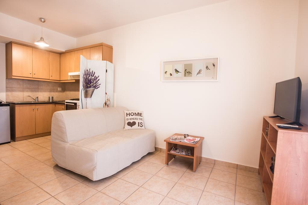 Mini Art Apartments Gerani  エクステリア 写真